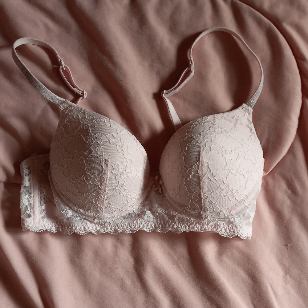 Baby pink lacy bra by SO